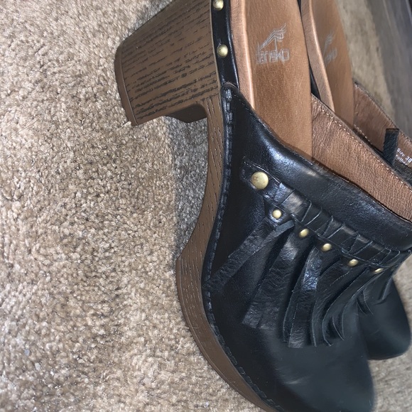 Black fringe clogs - Picture 2 of 3